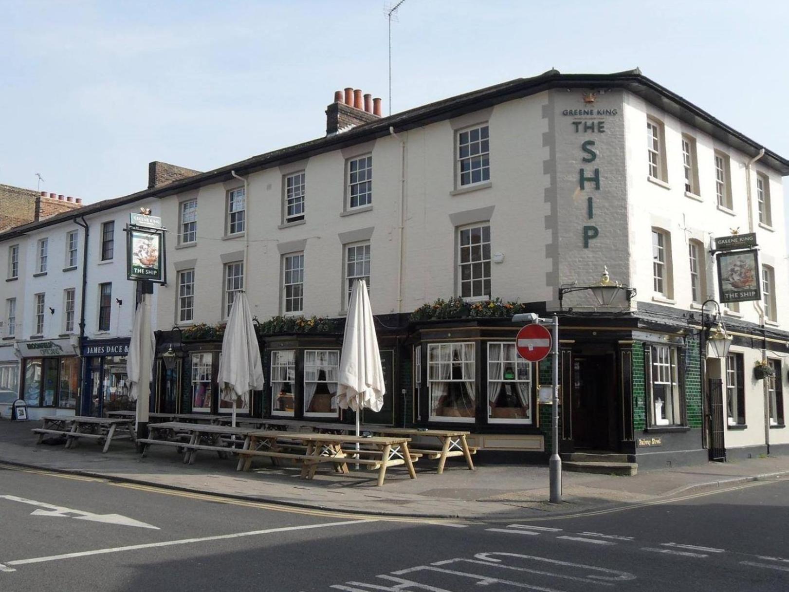 The Ship Hotel Chelmsford Exterior photo
